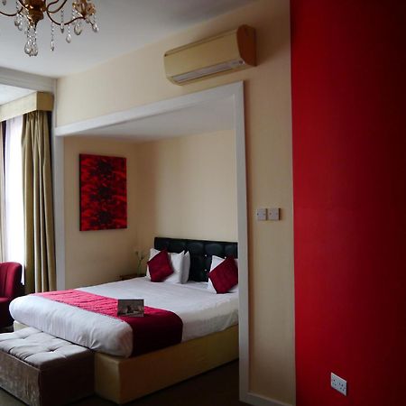 The Pearl Hotel Peterborough Extérieur photo