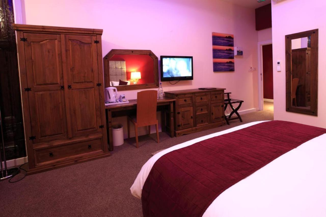 The Pearl Hotel Peterborough Extérieur photo