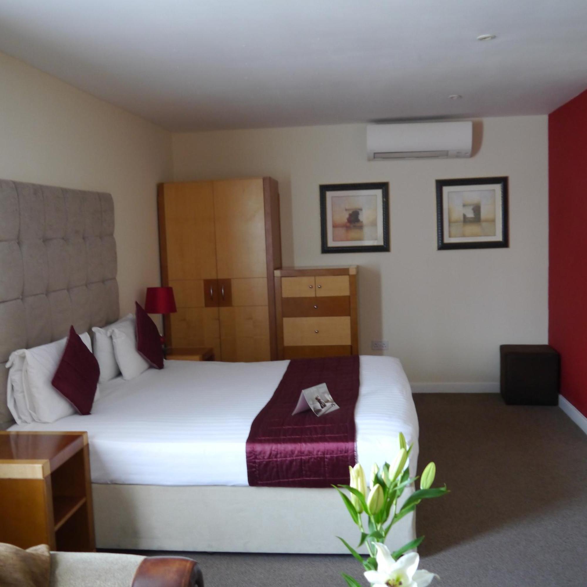 The Pearl Hotel Peterborough Extérieur photo